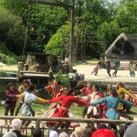 Le Cordonnier D'autrefois - 15 Minutes Du Puy Du Fou *