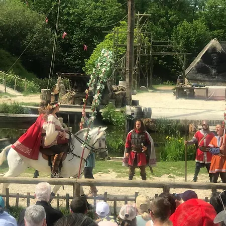 Le Cordonnier D'autrefois - 15 Minutes Du Puy Du Fou *