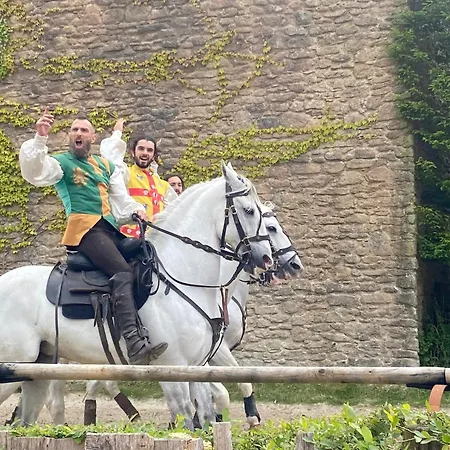 Le Cordonnier D'autrefois - 15 Minutes Du Puy Du Fou Tatil Evi