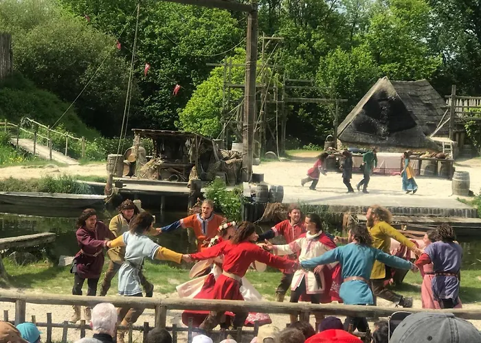 Le Cordonnier D'autrefois - 15 Minutes Du Puy Du Fou *