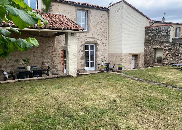 Le Cordonnier D'autrefois - 15 Minutes Du Puy Du Fou