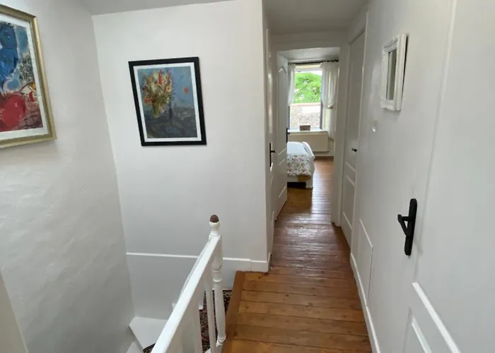 Le Cordonnier D'autrefois - 15 Minutes Du Puy Du Fou Mortagne-sur-Sevre